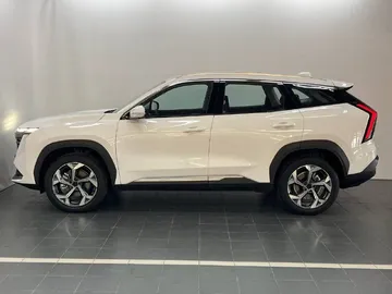 Купить Geely Atlas Белый 2.0T 4WD AT (200 л.с.) от 3140990 ₽. в Самаре