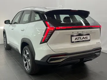 Купить Geely Atlas, II Белый 1.5 AMT (147 л.с.) от 2683990 ₽. в Самаре