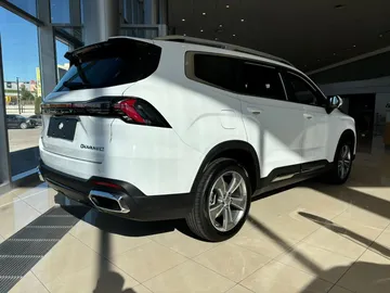 Купить Geely Okavango, I Рестайлинг Белый 2.0 AMT (200 л.с.) от 2900000 ₽. в Самаре